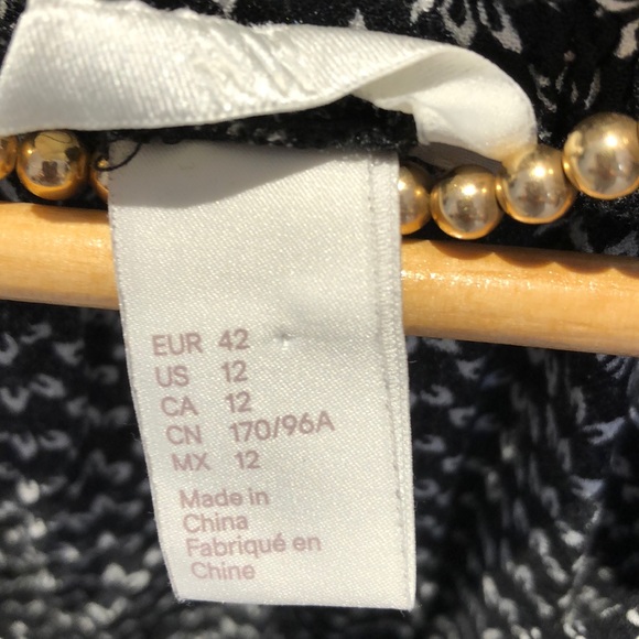 Size 12 sleeveless top - Picture 3 of 6